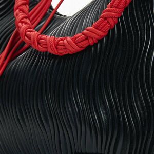 Desigual μαύρη τσάντα ώμου LITIO SAMARRA 26SAXP54